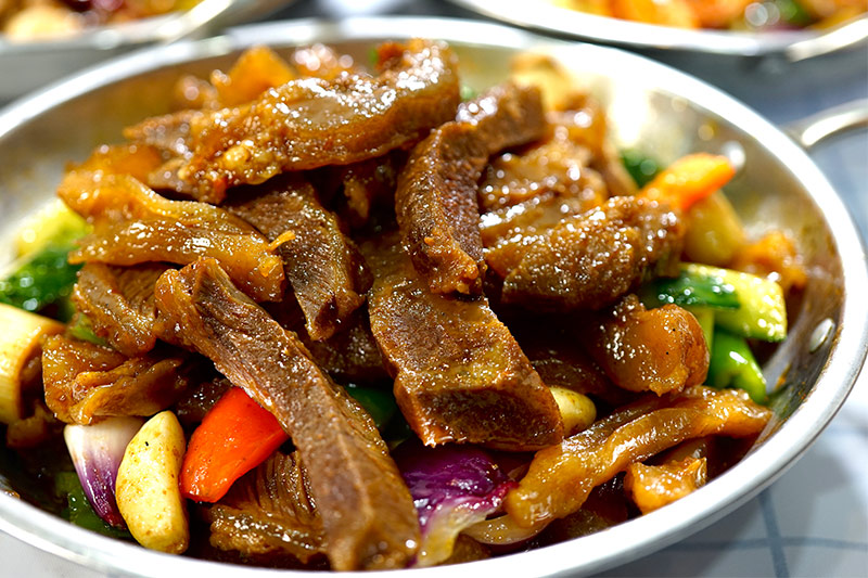 干锅牛腩烧牛筋